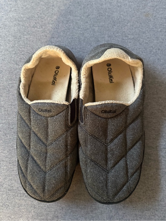 OLUKAI Puku\'i Shoe - Men\'s
SIZE 11 dark gray loungewear  EUC